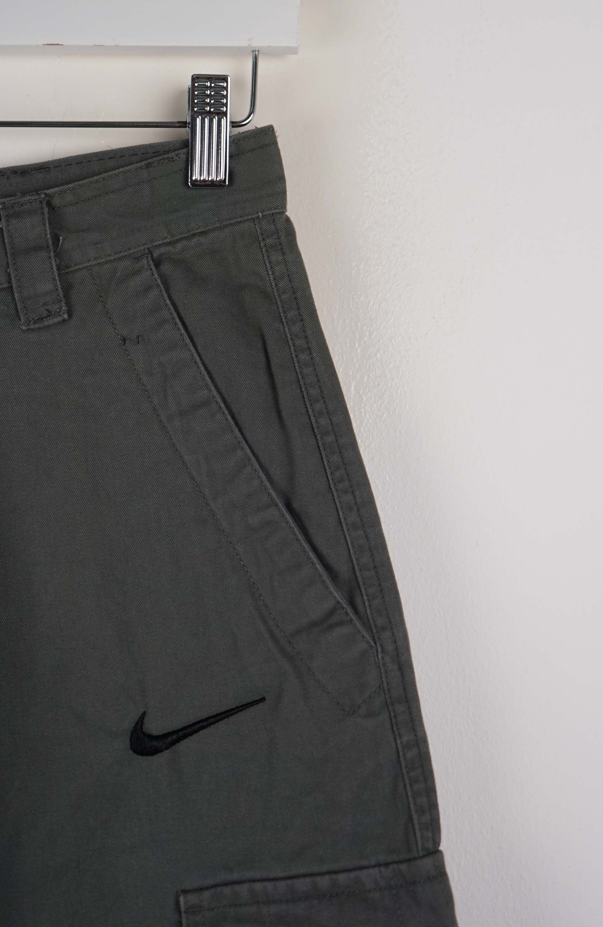 VINTAGE REWORK CARGO SHORTS W27 - Image 2