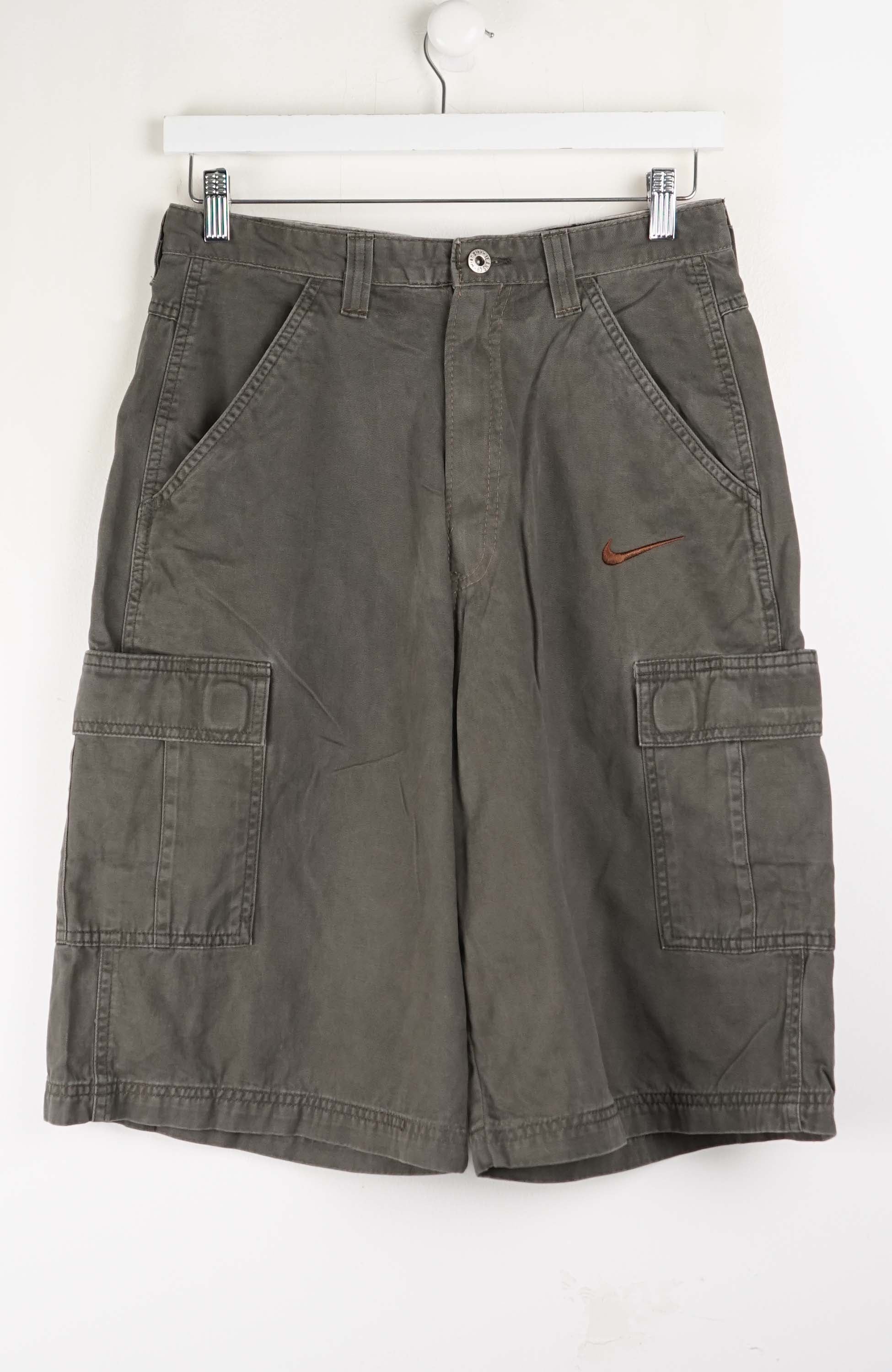 VINTAGE REWORK CARGO SHORTS W28