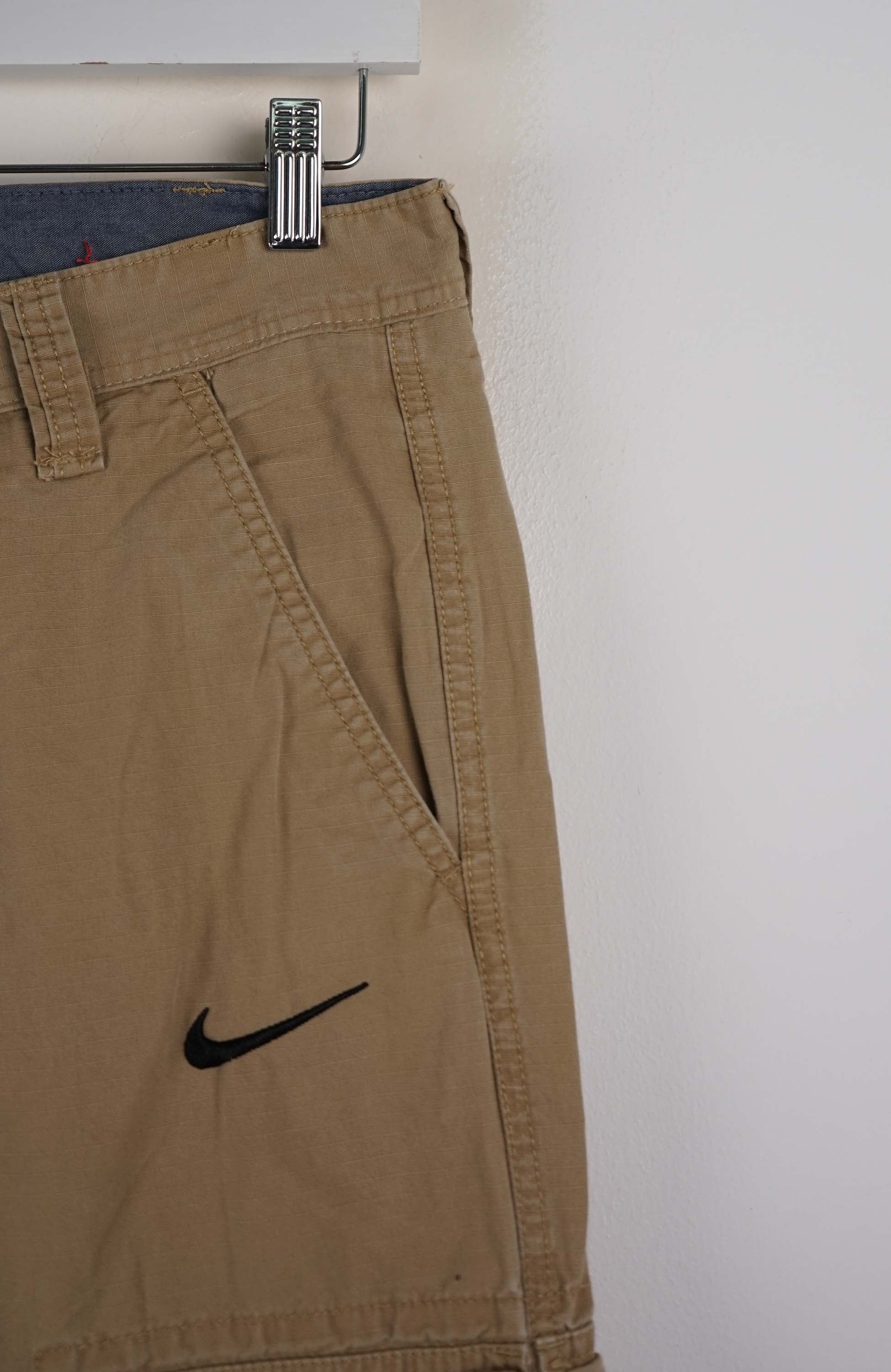 VINTAGE REWORK CARGO SHORTS W30 - Image 2