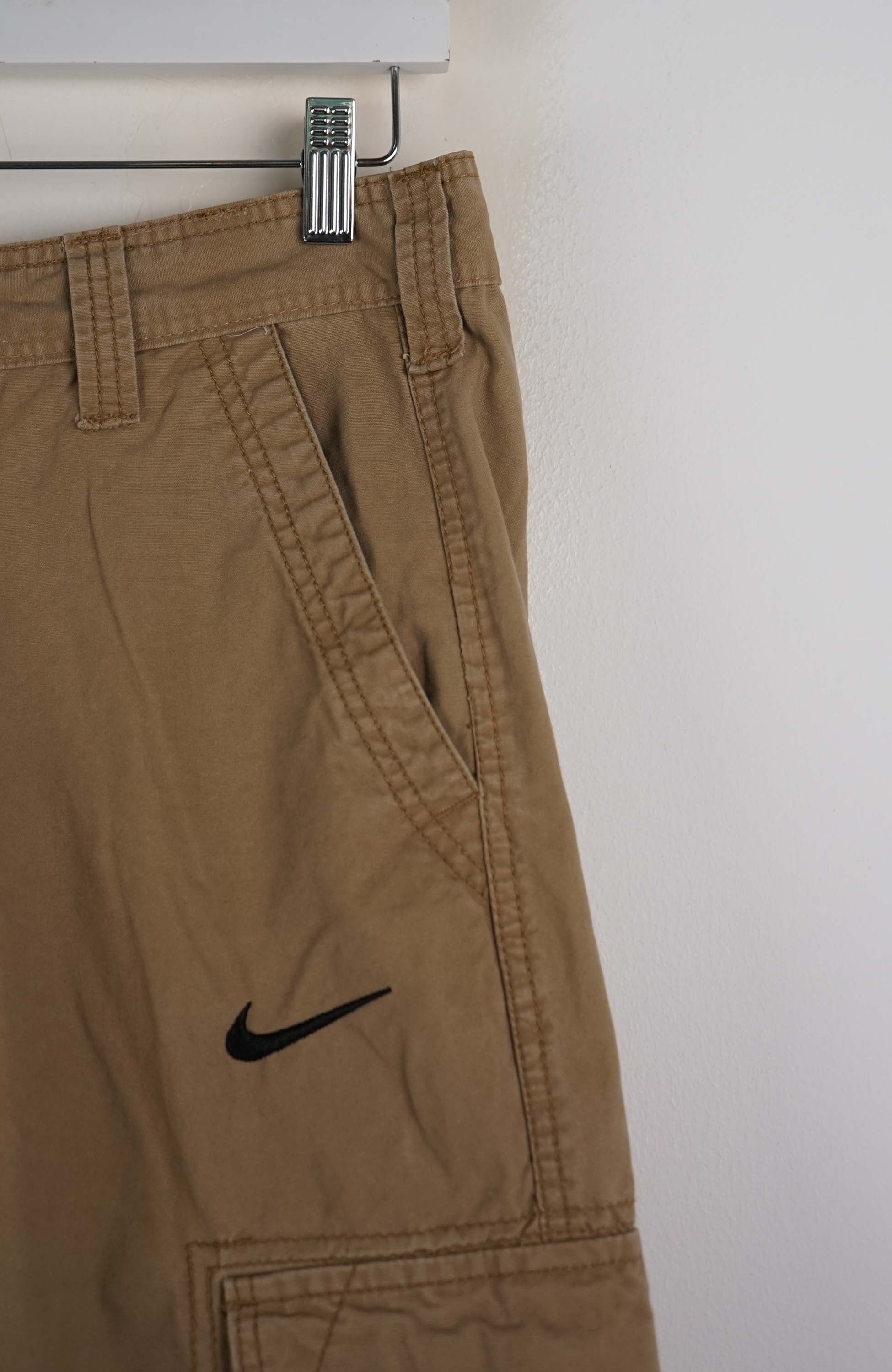 VINTAGE REWORK CARGO SHORTS W31 - Image 2