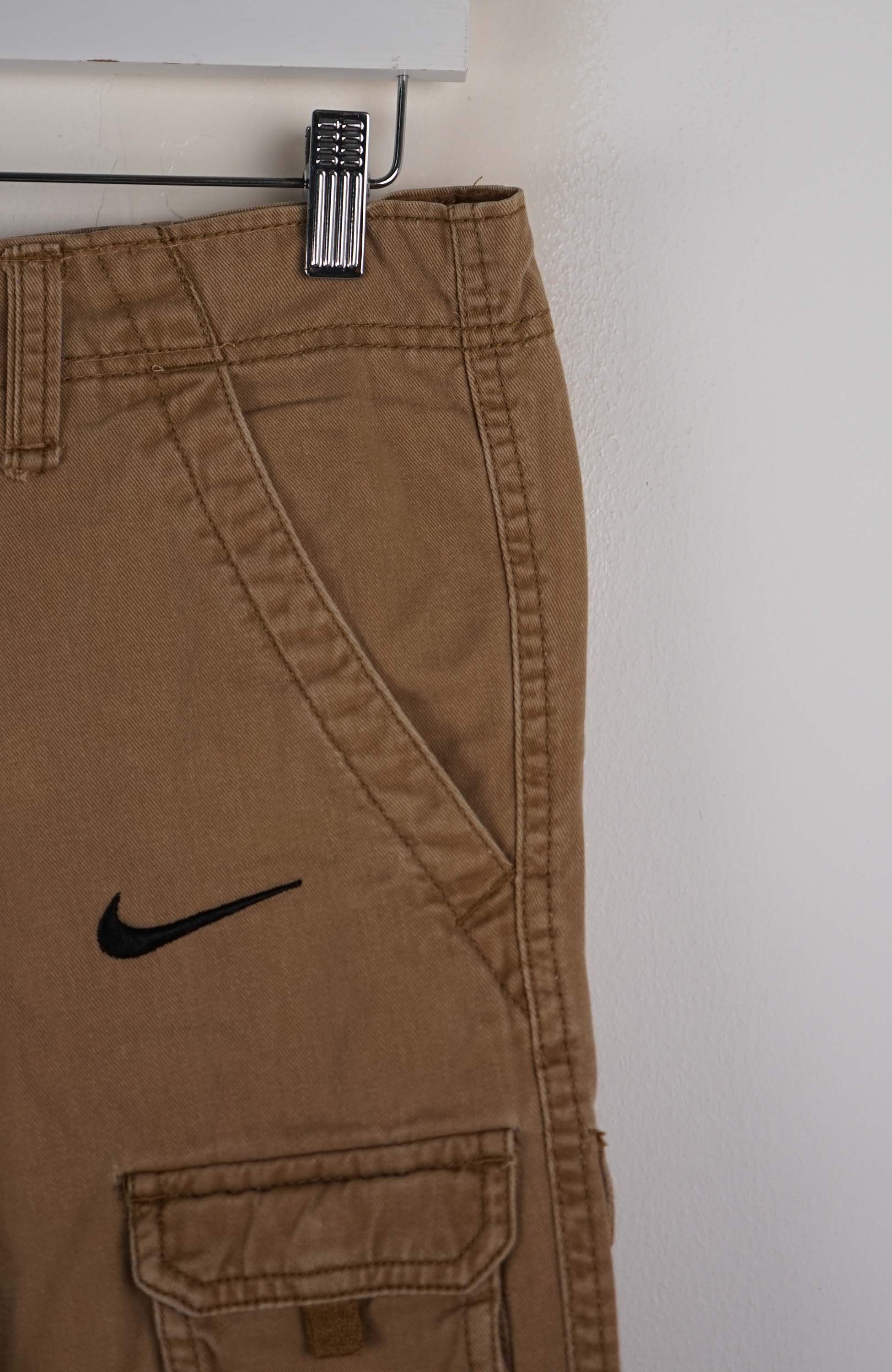 VINTAGE REWORK CARGO SHORTS W32 - Image 2