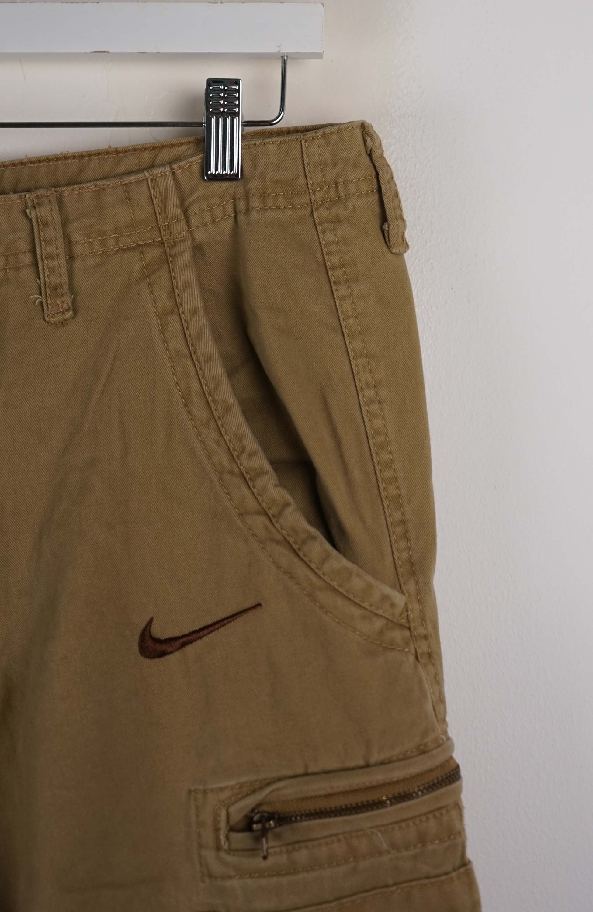 VINTAGE REWORK CARGO SHORTS W32 - Image 2