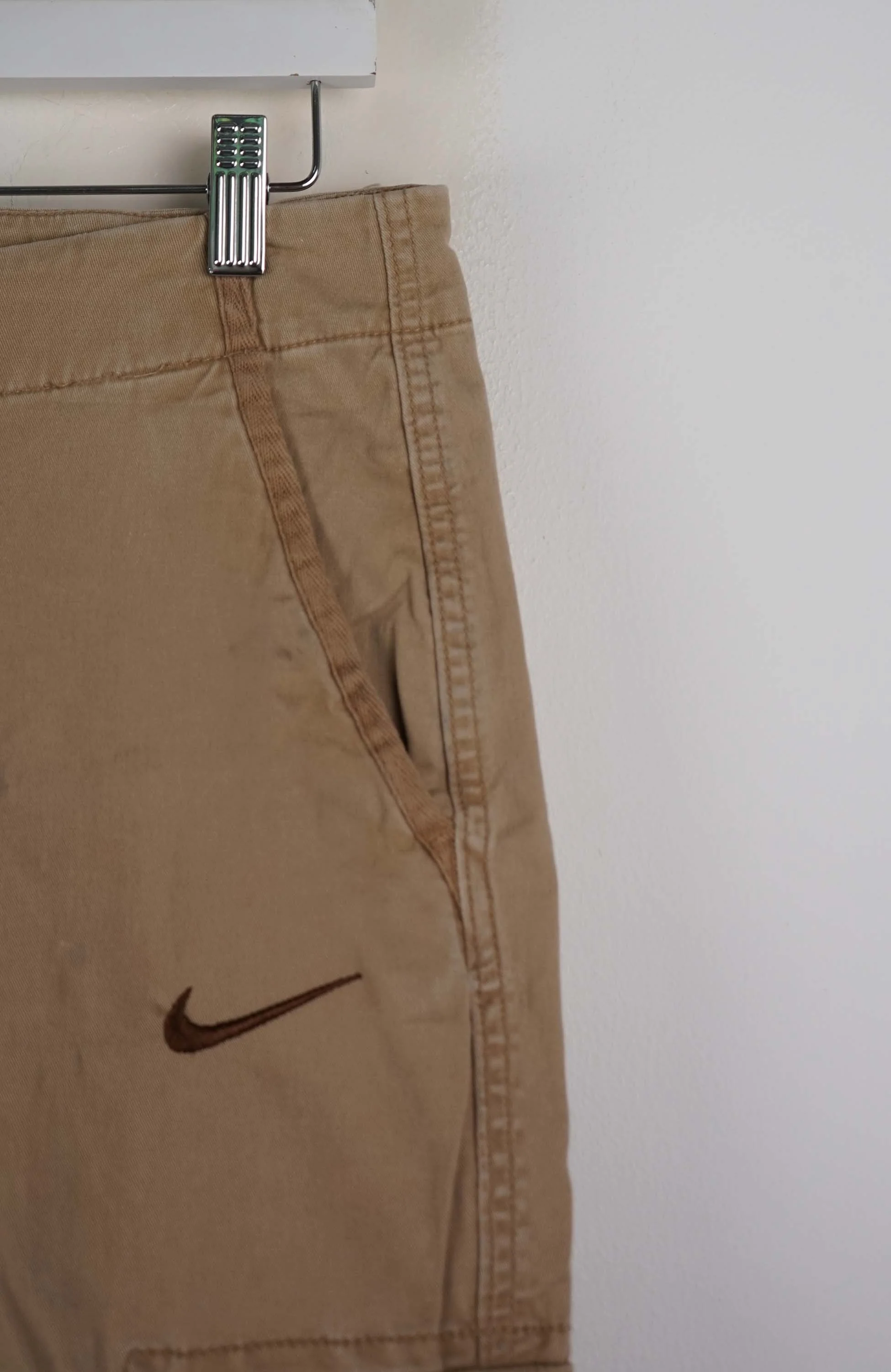 VINTAGE REWORK CARGO SHORTS W32 - Image 2