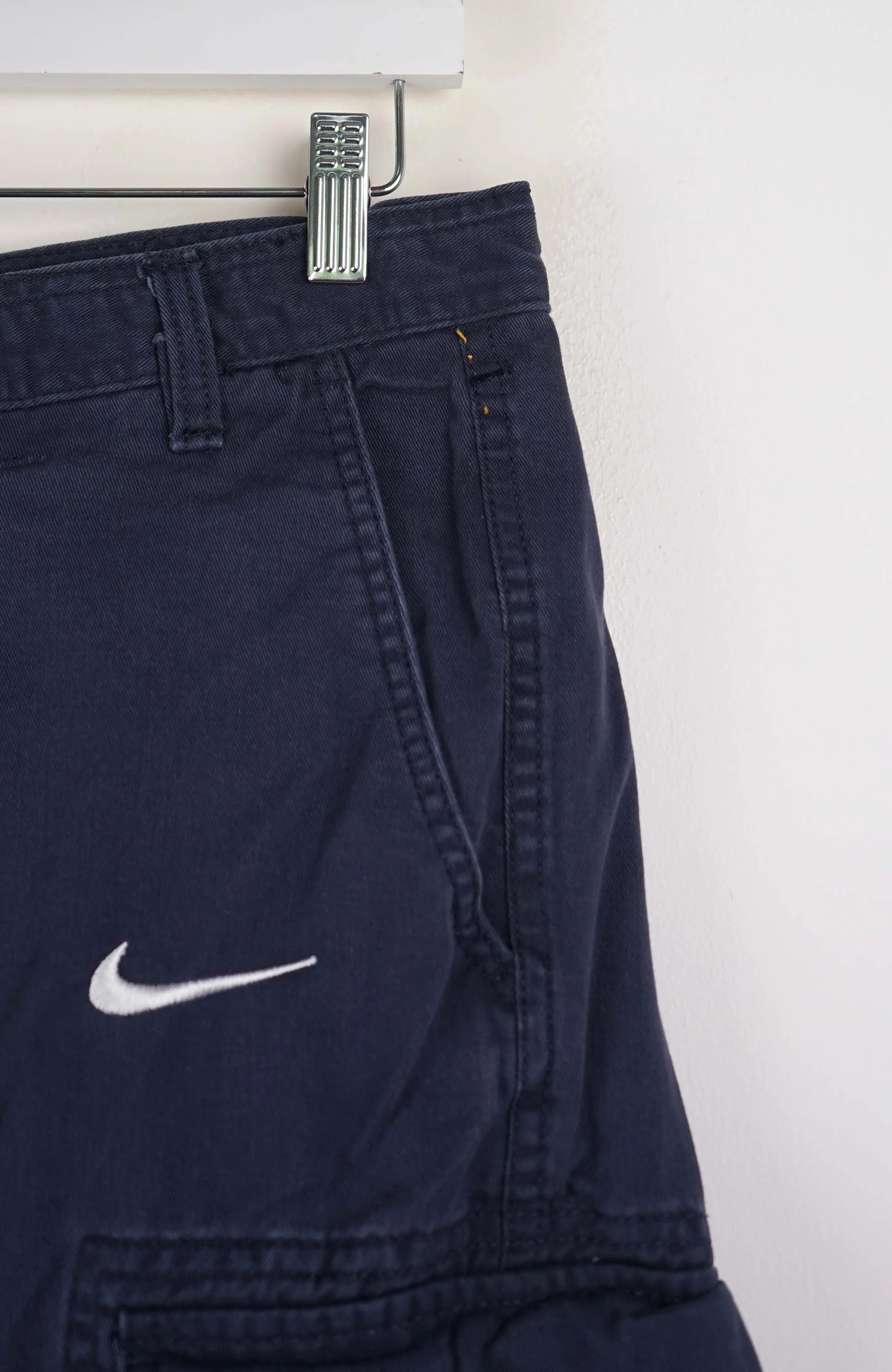 VINTAGE REWORK CARGO SHORTS W32 - Image 2