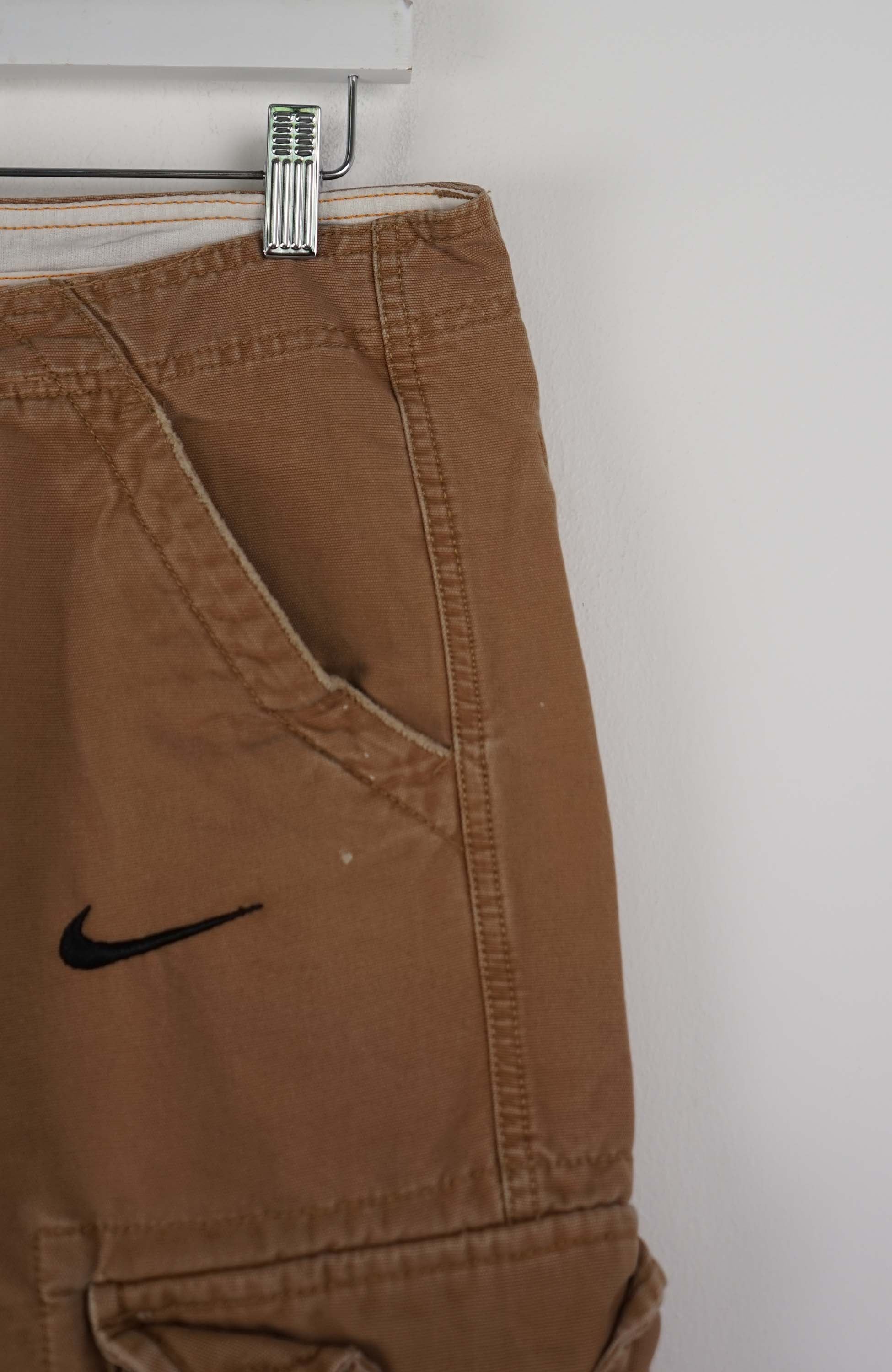 VINTAGE REWORK CARGO SHORTS W33 - Image 2