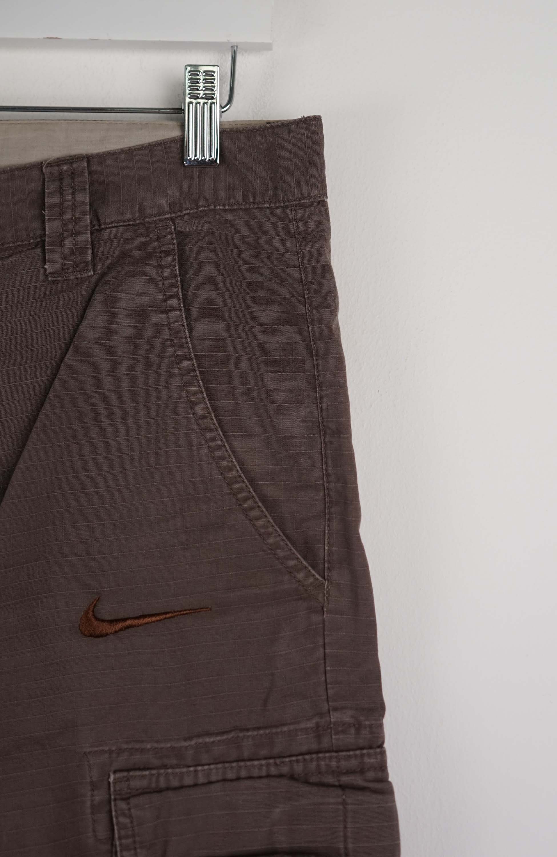 VINTAGE REWORK CARGO SHORTS W34 - Image 2