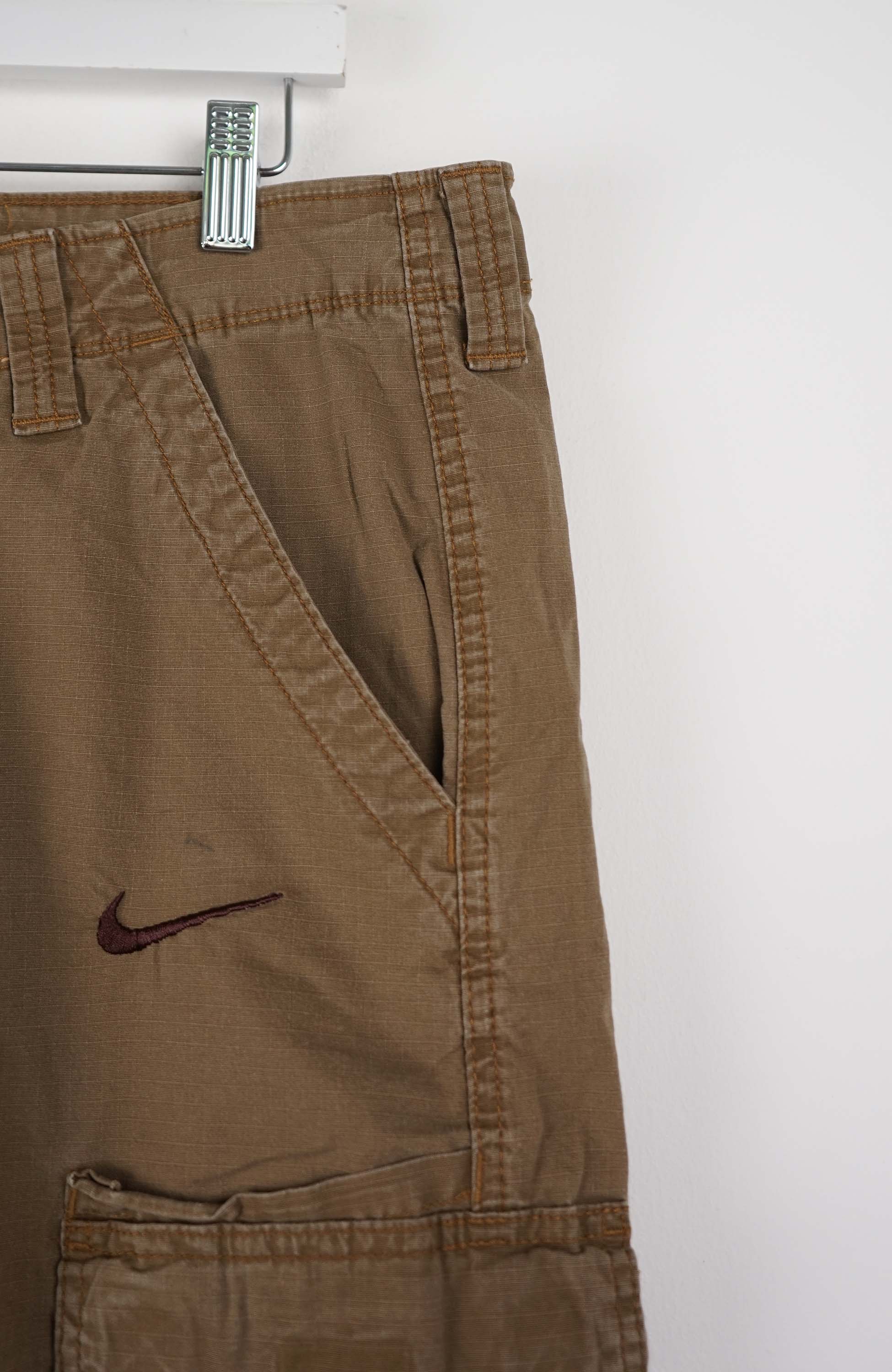 VINTAGE REWORK CARGO SHORTS W36 - Image 2