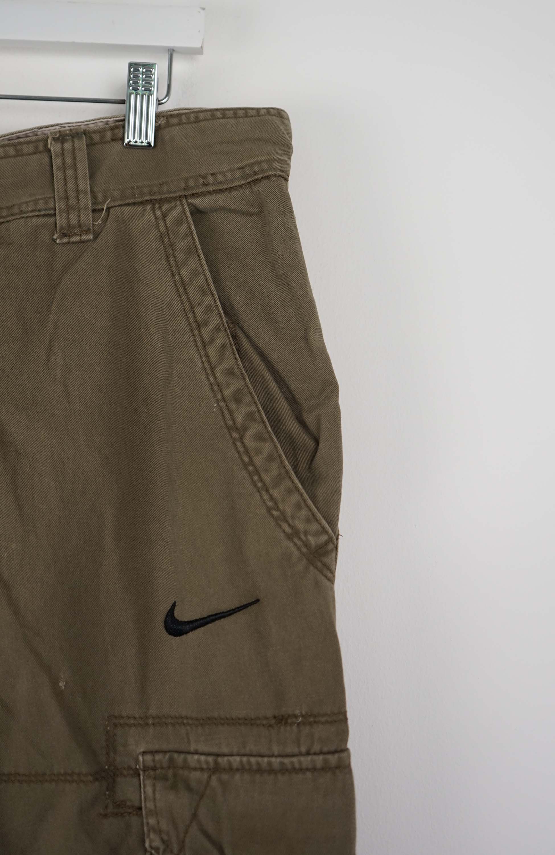 VINTAGE REWORK CARGO SHORTS W38 - Image 2
