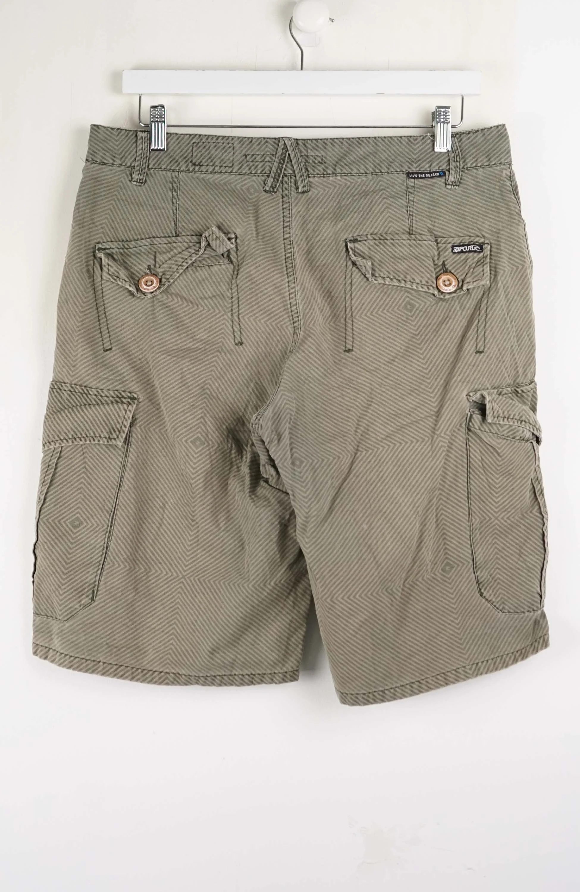 VINTAGE RIP CURL CARGO SHORTS W38 - Image 3