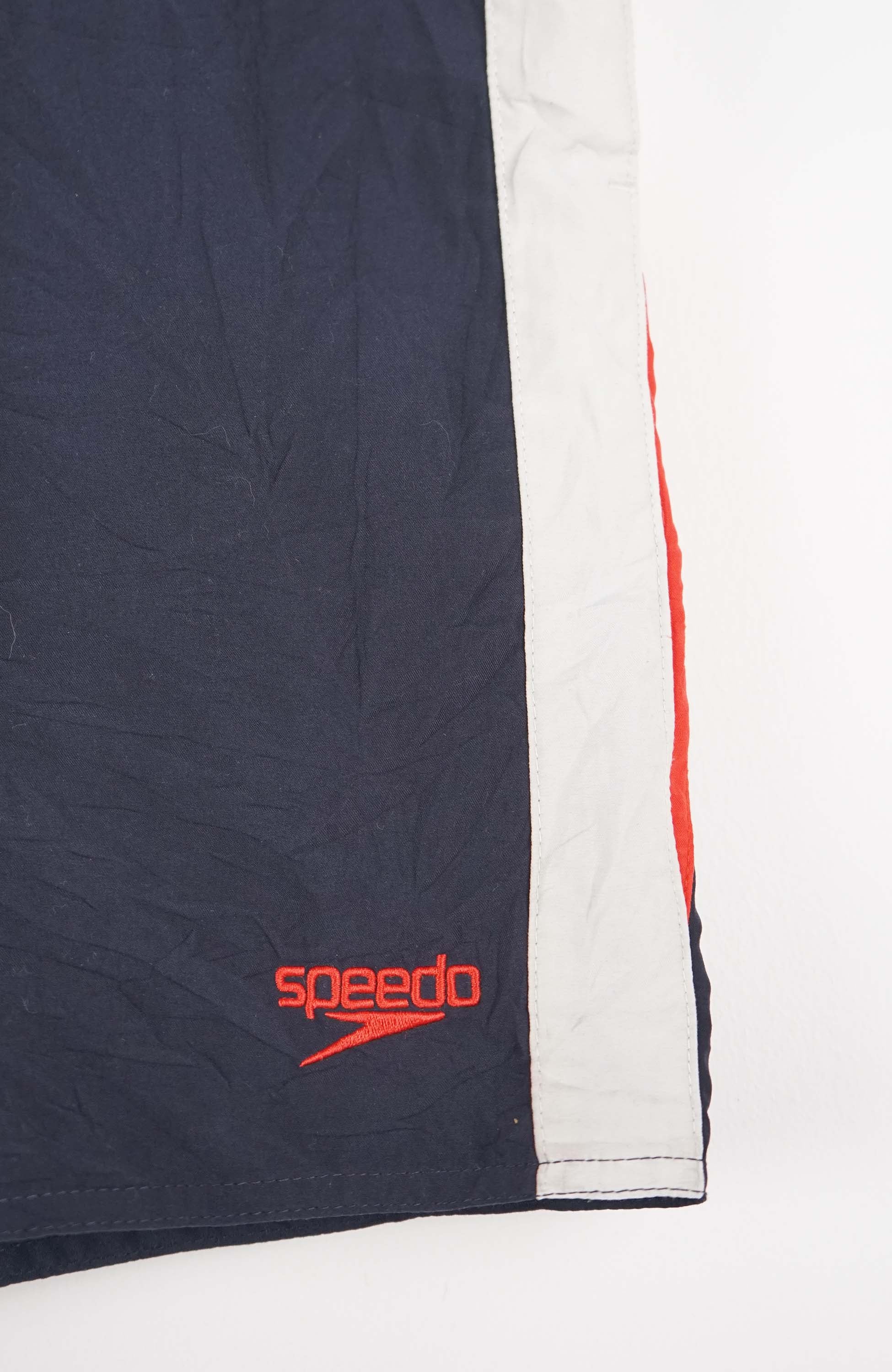 VINTAGE SPEEDO ACTIVE SHORTS W34 - Image 2