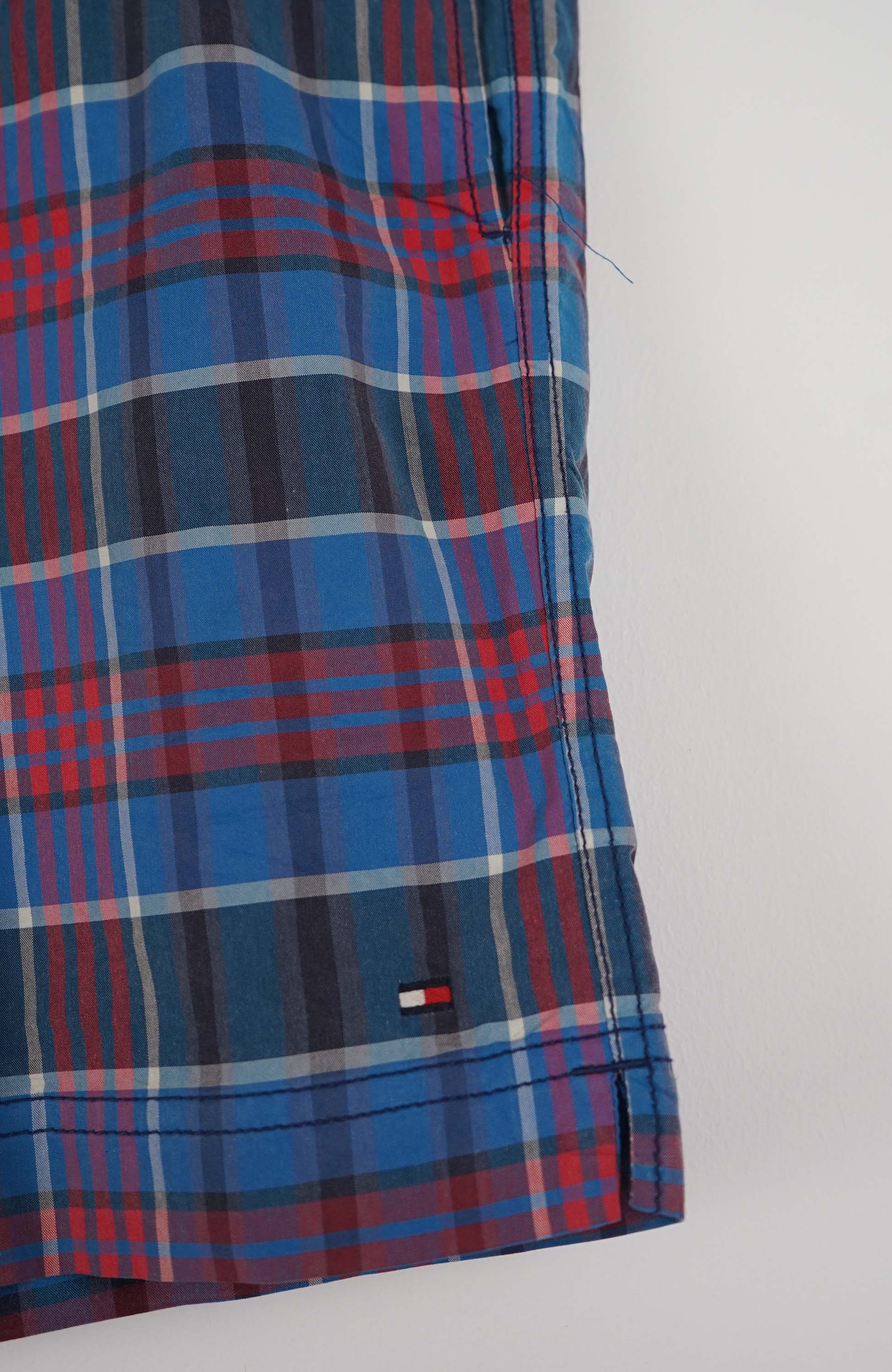 VINTAGE TOMMY HILFIGER ACTIVE SHORTS W34 - Image 2