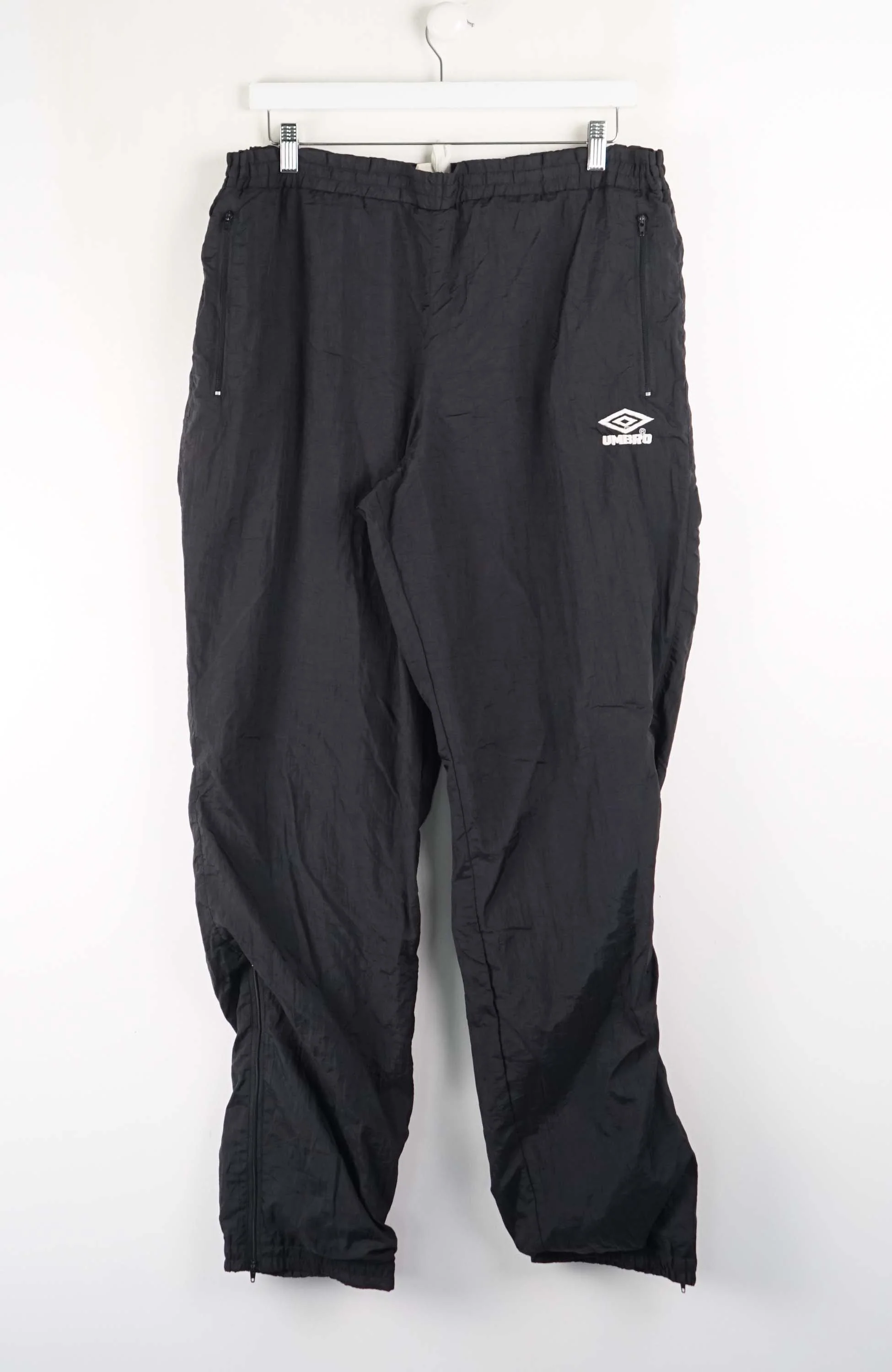 VINTAGE UMBRO TRACK PANTS (L)