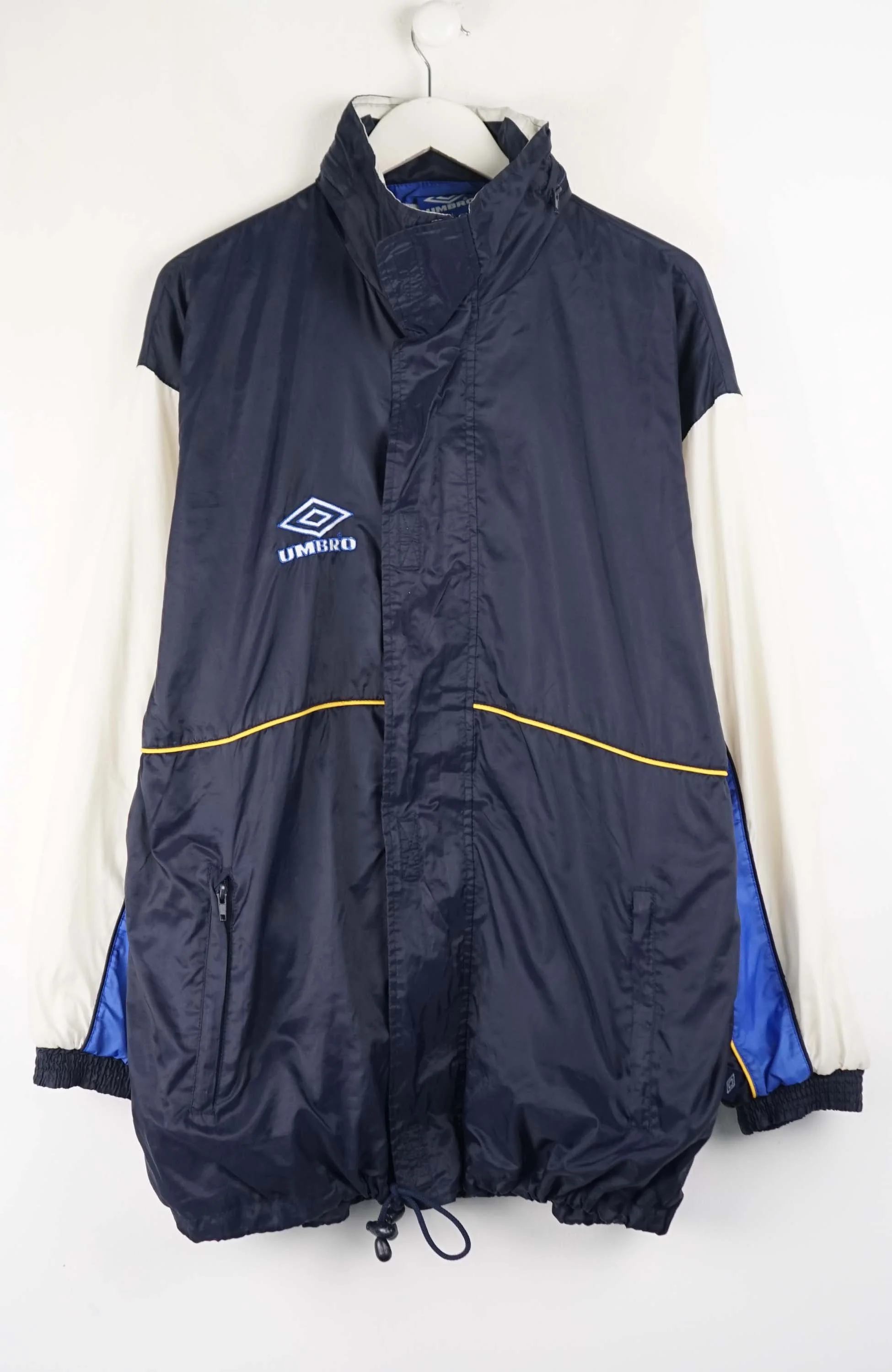 VINTAGE UMBRO WINDBREAKER (XL)