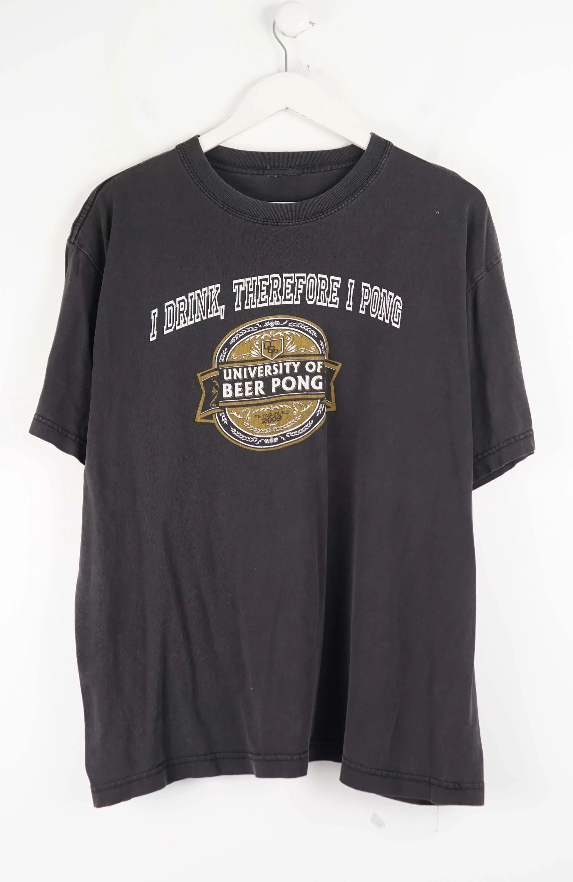VINTAGE UNIVERSITY OF BEER PONG T-SHIRT (M)