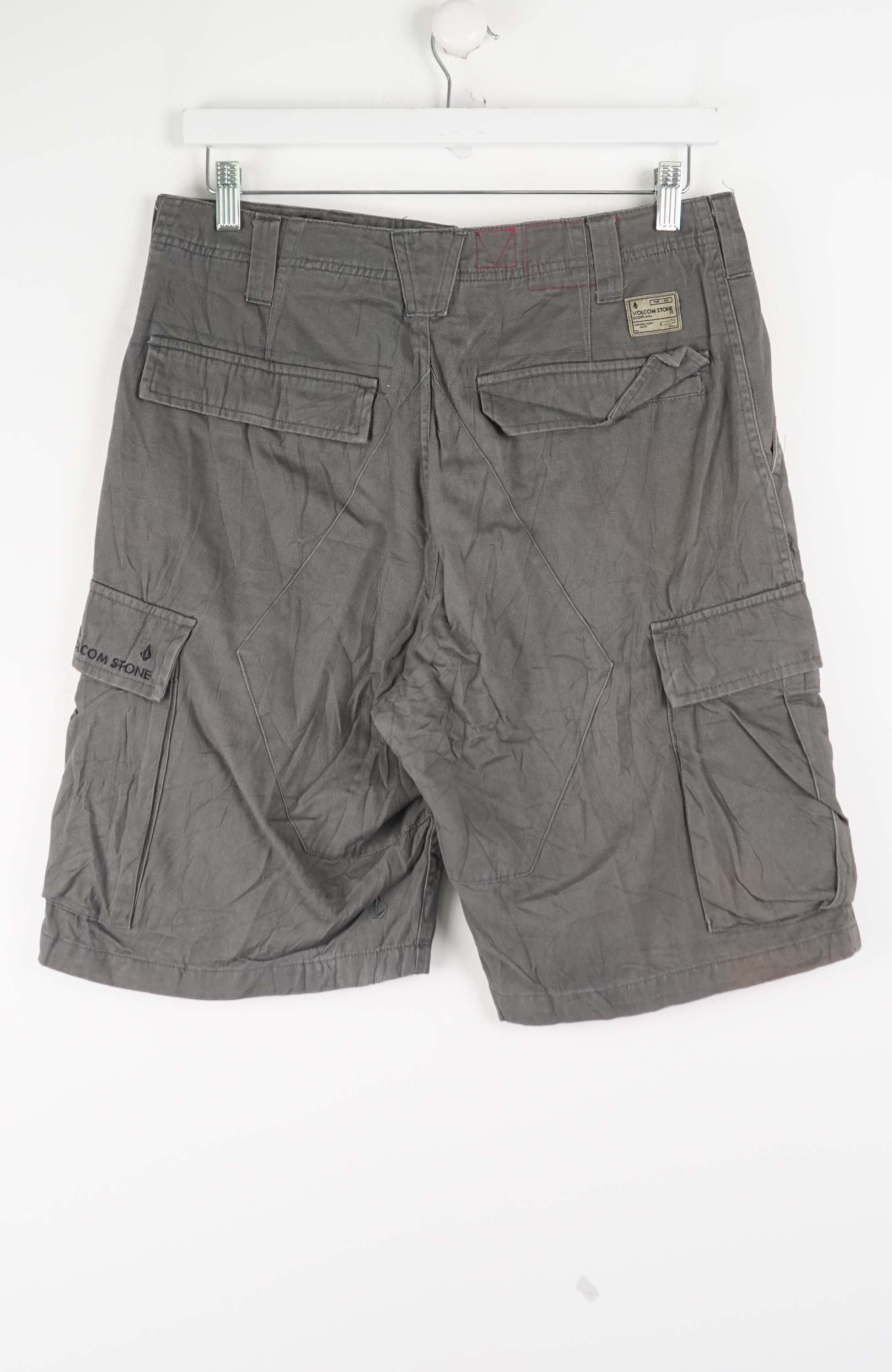 VINTAGE VOLCOM CARGO SHORTS W32 - Image 3