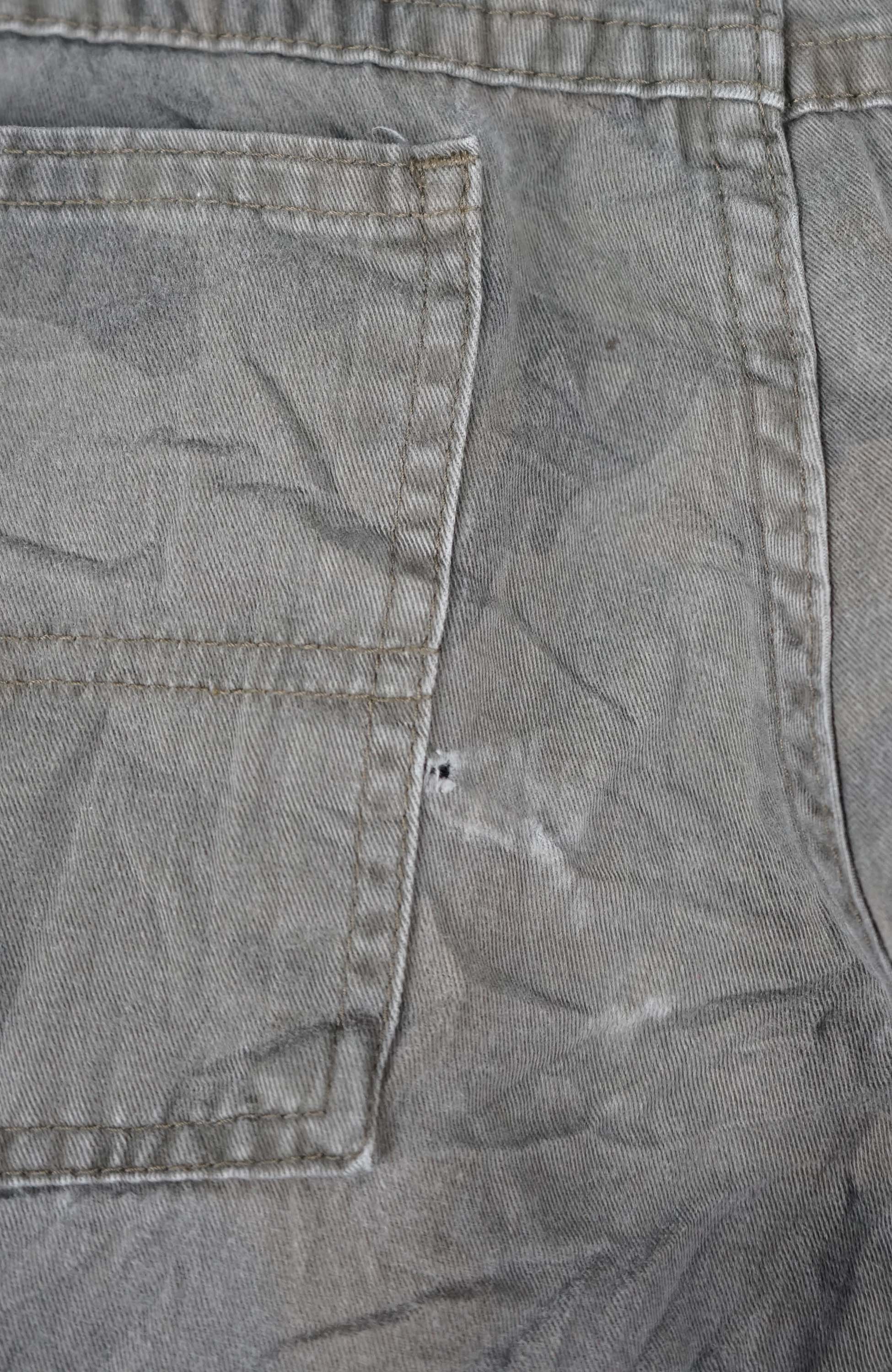 VINTAGE WRANGLER CAMO CARGO SHORTS W28 - Image 4