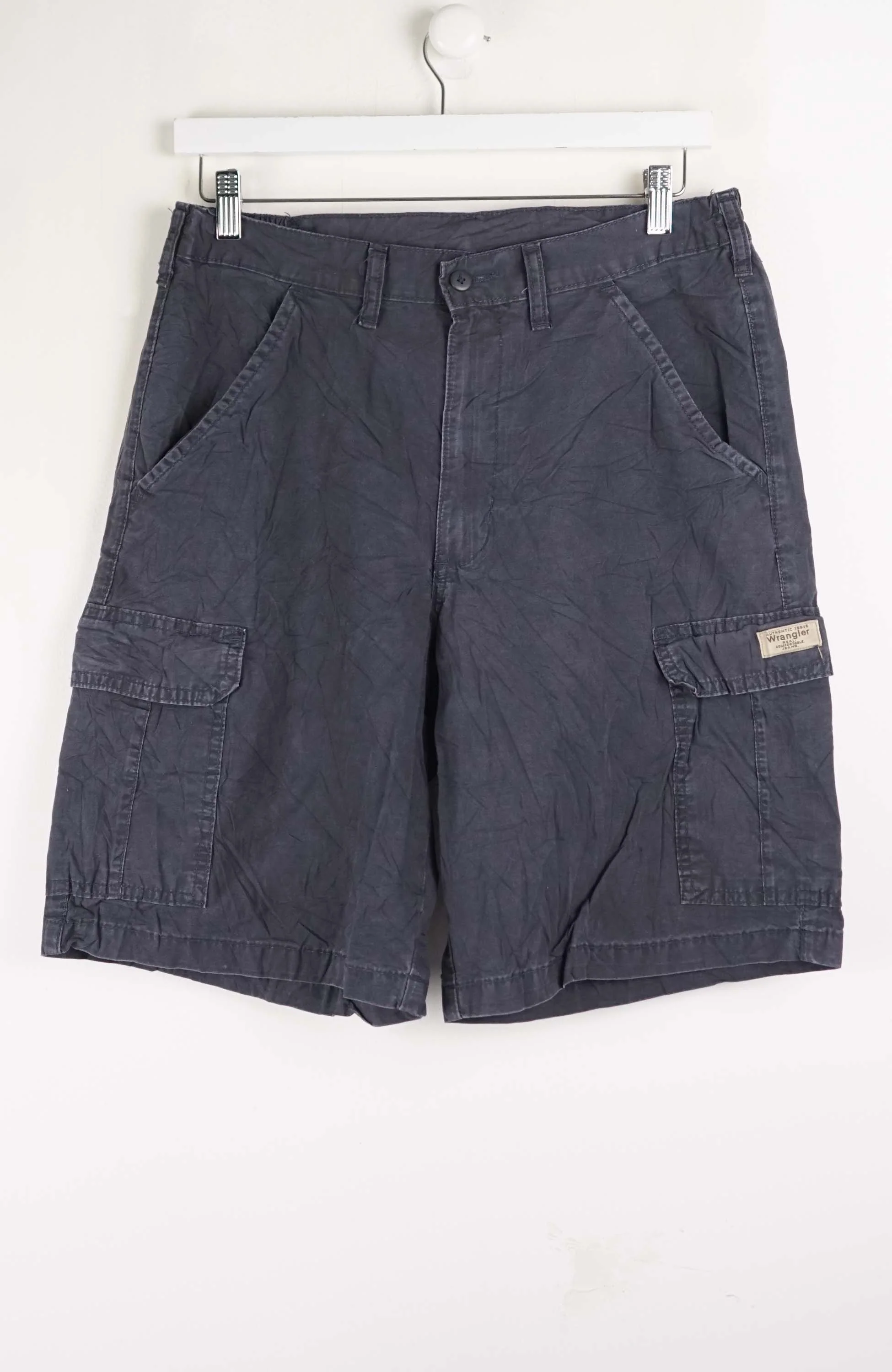 VINTAGE WRANGLER CARGO SHORTS W30