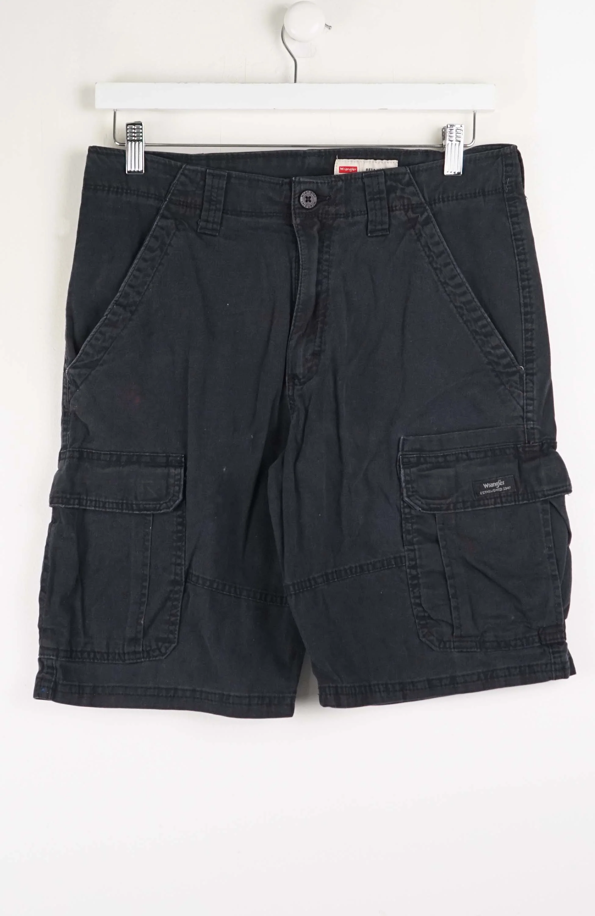 VINTAGE WRANGLER CARGO SHORTS W31