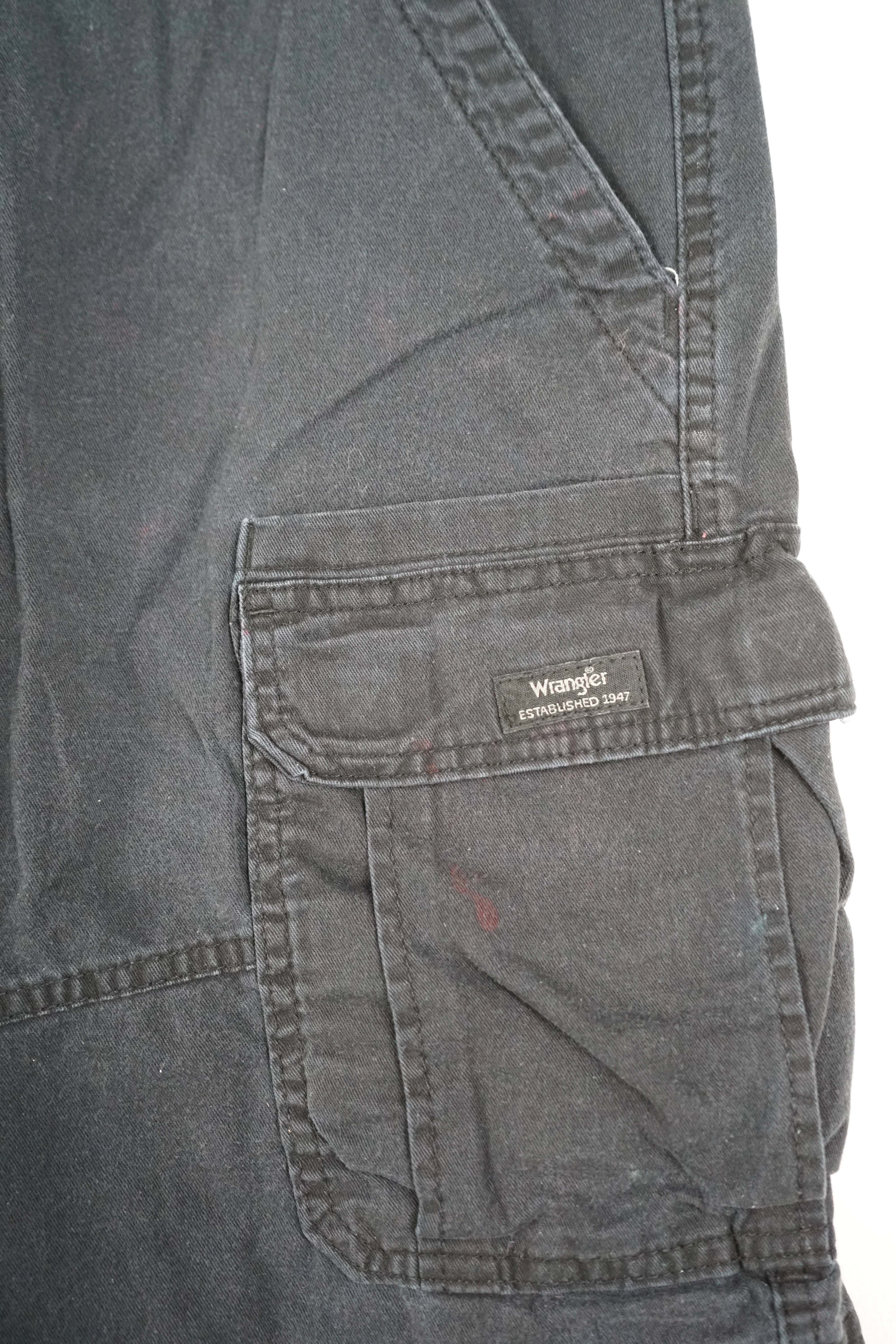VINTAGE WRANGLER CARGO SHORTS W31 - Image 3