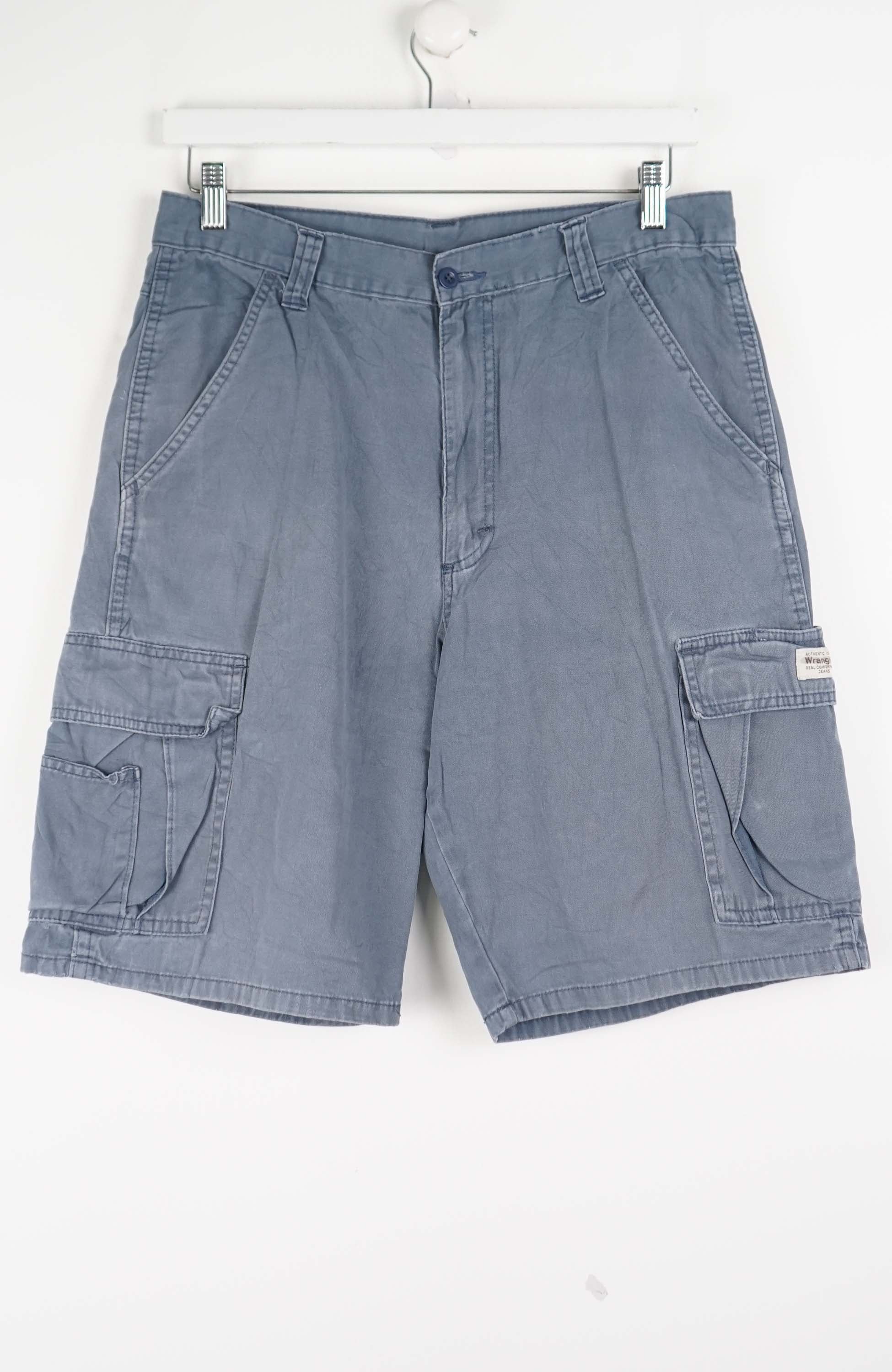 VINTAGE WRANGLER CARGO SHORTS W31
