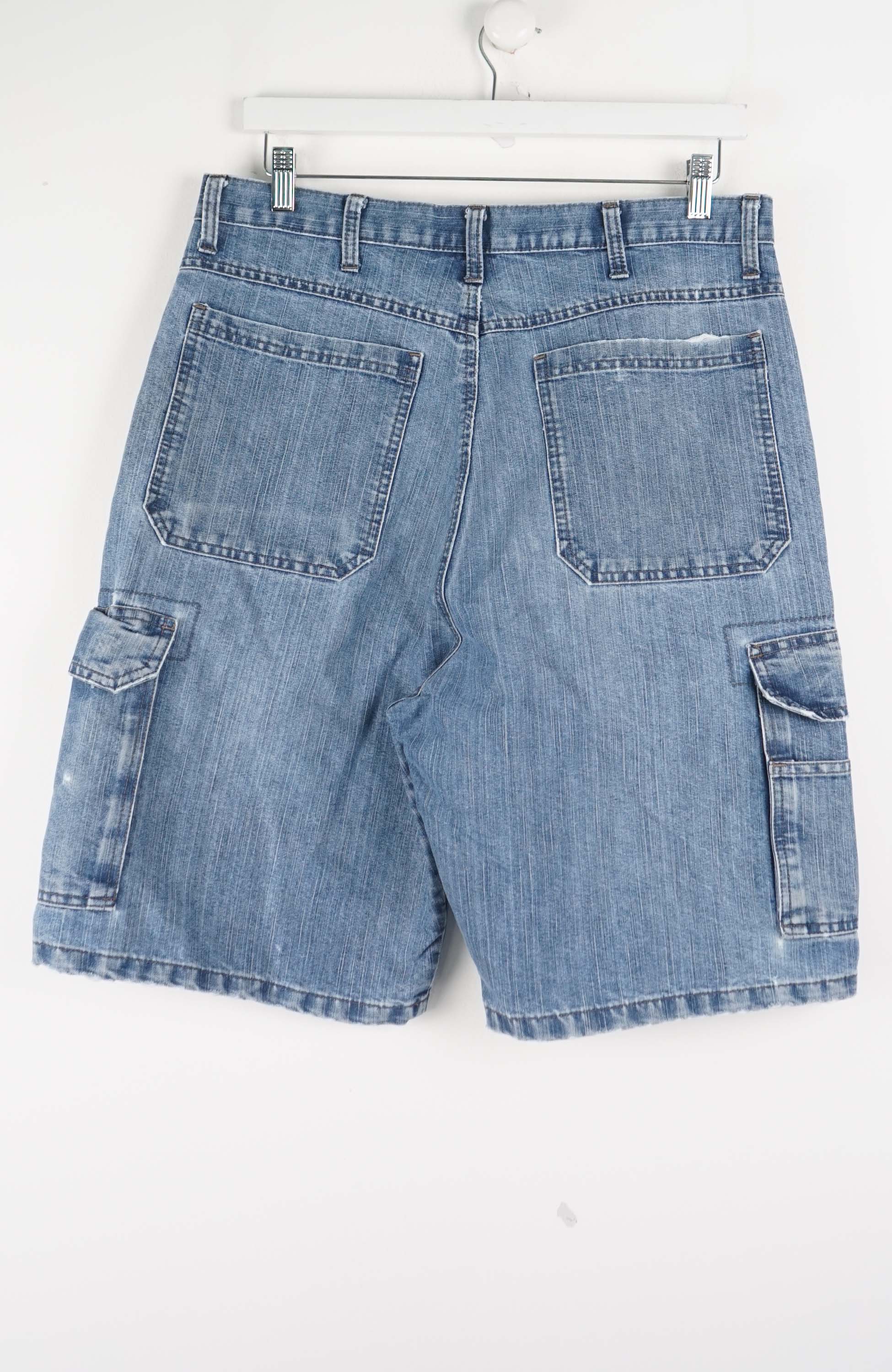 VINTAGE WRANGLER CARGO SHORTS W32 - Image 4