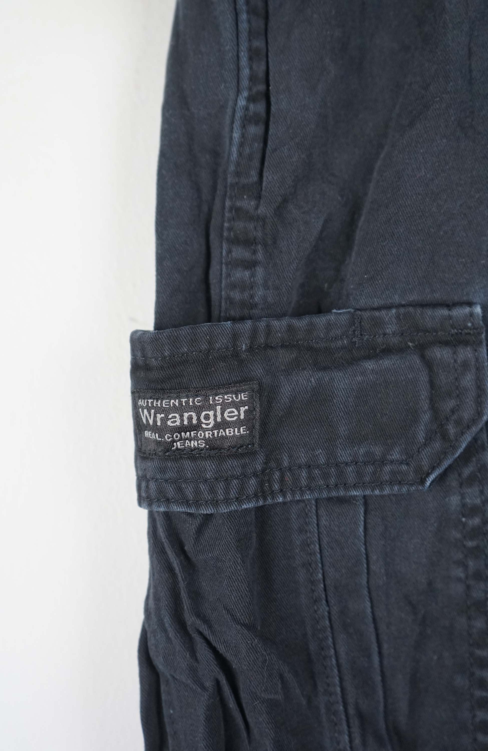 VINTAGE WRANGLER CARGO SHORTS W34 - Image 2