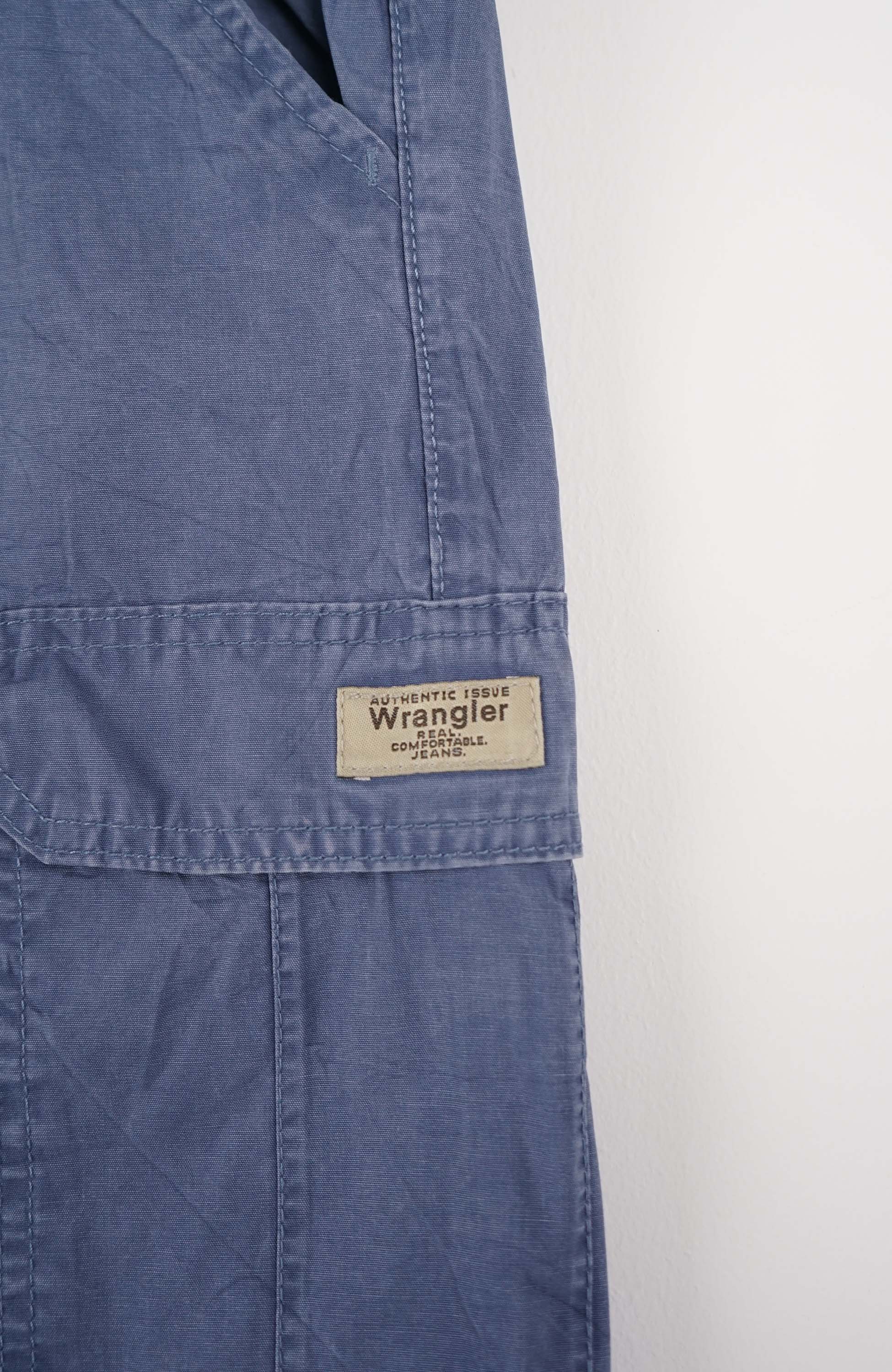 VINTAGE WRANGLER CARGO SHORTS W34 - Image 2