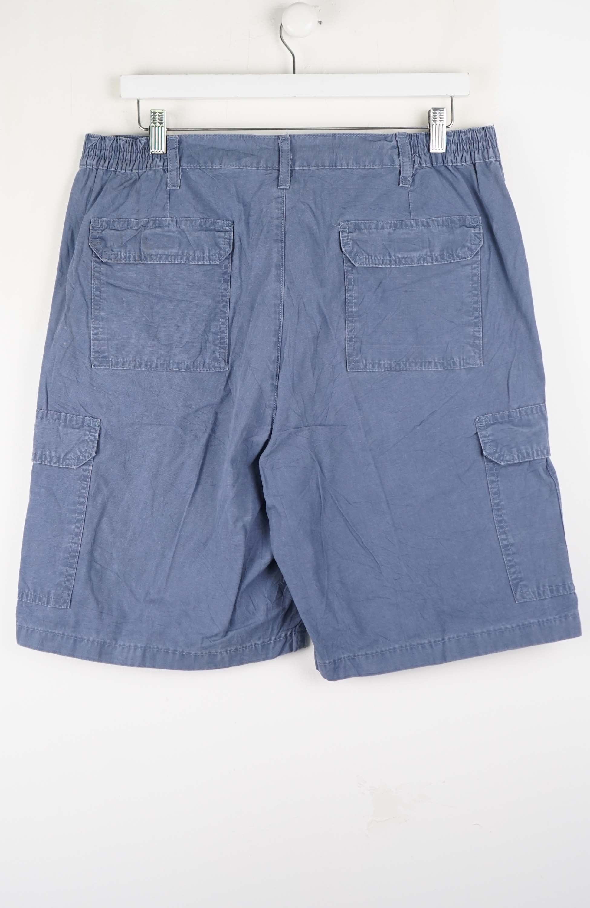VINTAGE WRANGLER CARGO SHORTS W34 - Image 3