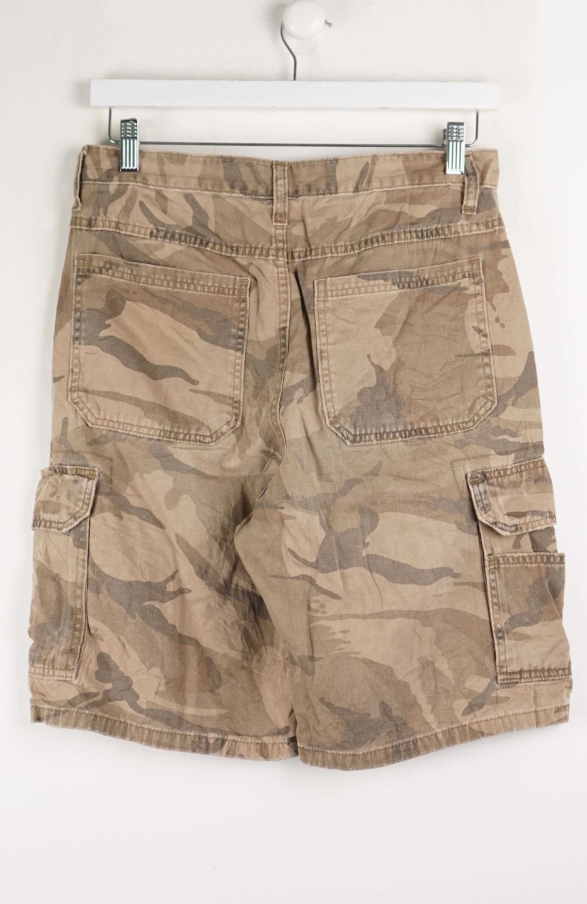 VINTAGE WRANGLER CARGO SHORTS W30 - Image 3
